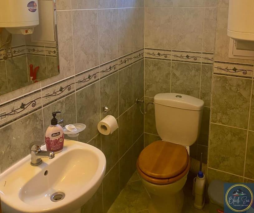 2 Bed Apt at Watermill Complex