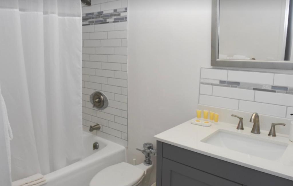 New Point Miami Beach Apartments