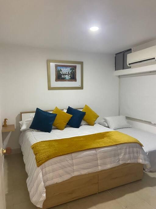 10mo Piso, Piscina, Jacuzzi y a Pasos de la Playa