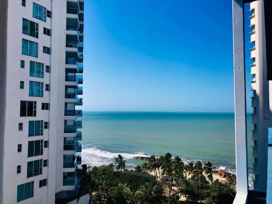 10mo Piso, Piscina, Jacuzzi y a Pasos de la Playa