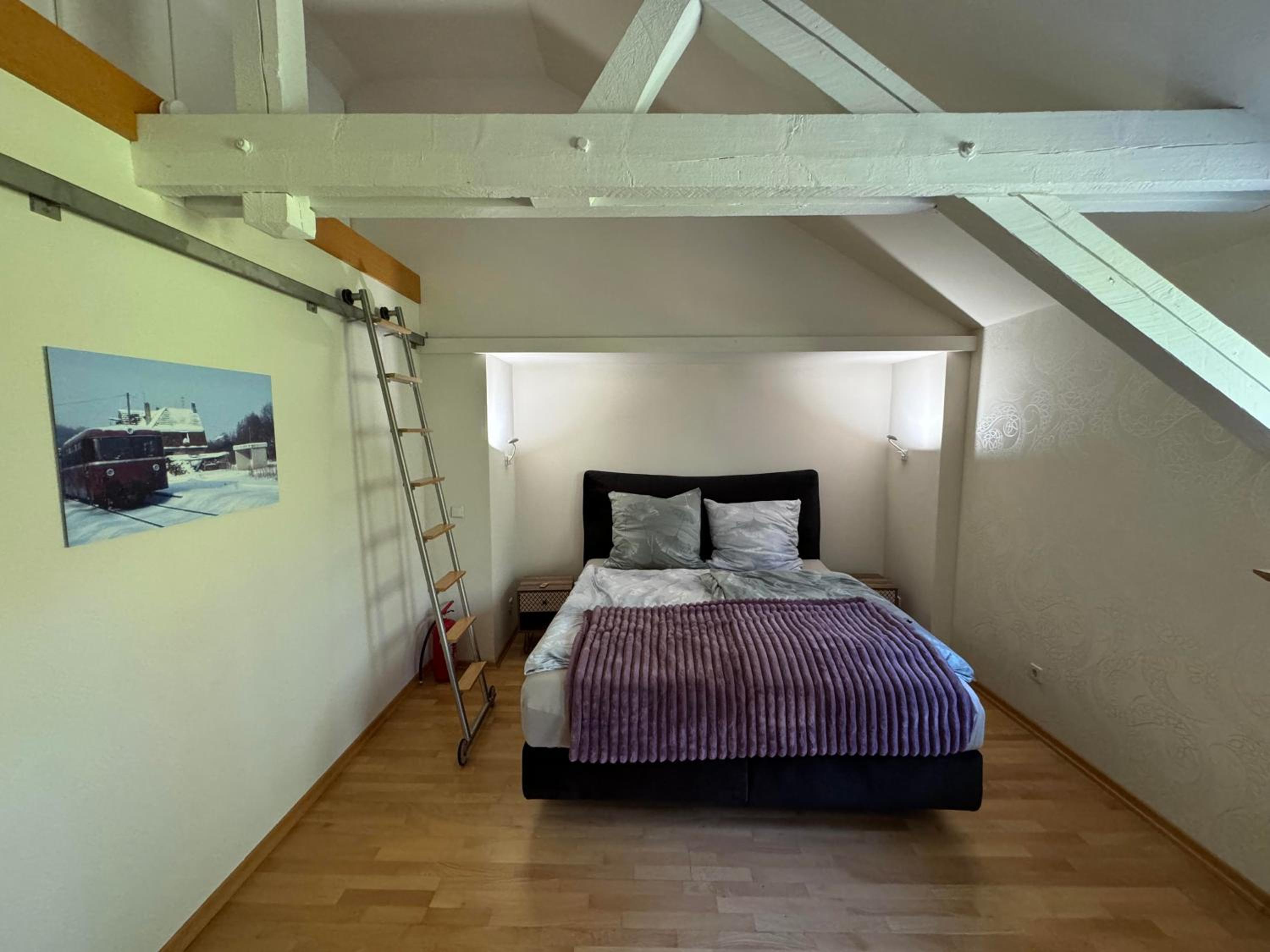 Klimaanlage, 5 Sterne Bahnhoftraum, 200qm Appartement 