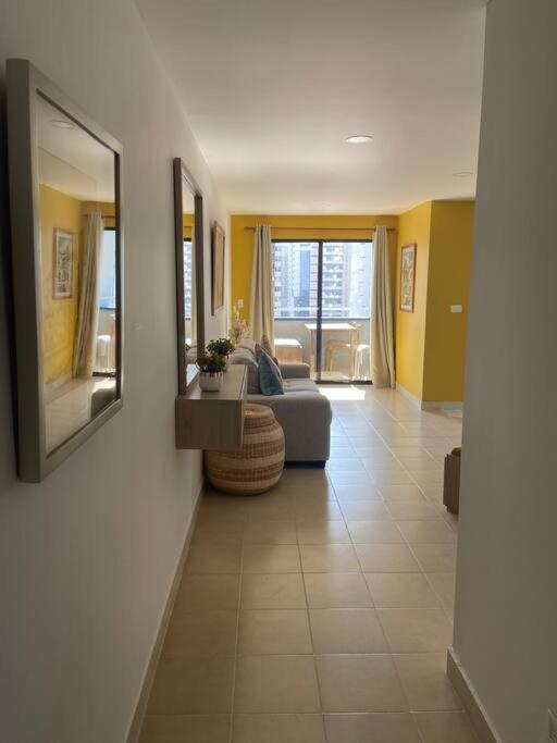 10mo Piso, Piscina, Jacuzzi y a Pasos de la Playa