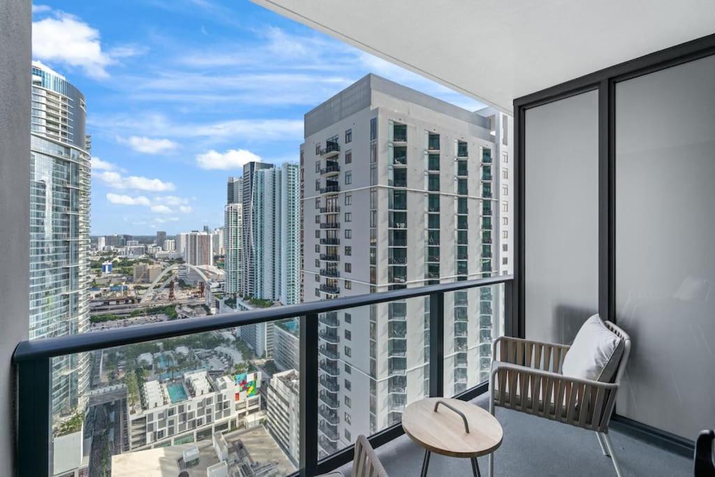 NEW Luxurious Apartment Floor 35th - Miami's heart