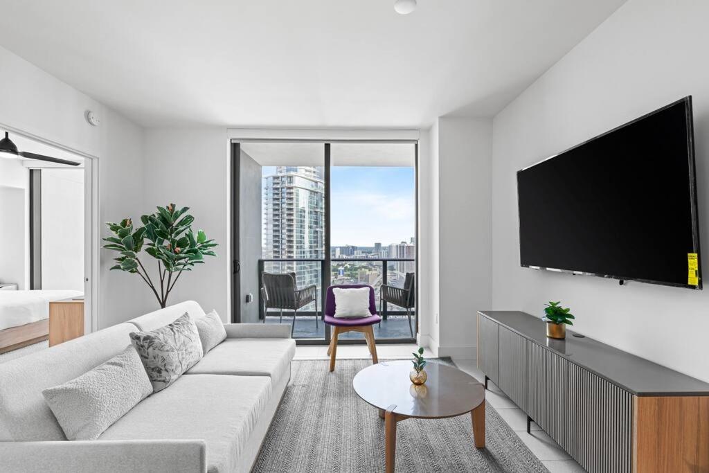 NEW Luxurious Apartment Floor 35th - Miami's heart