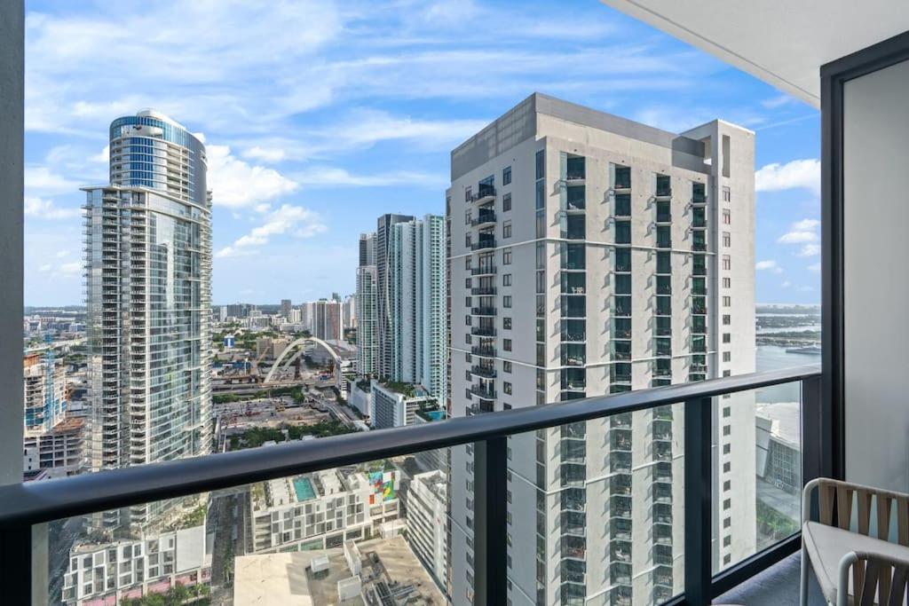 NEW Luxurious Apartment Floor 35th - Miami's heart