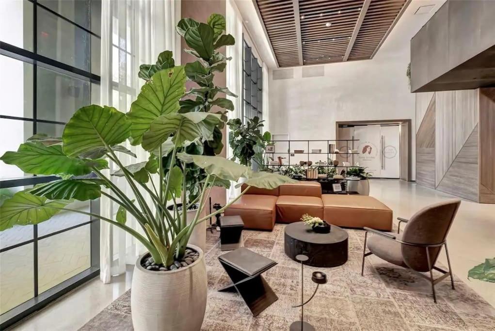 NEW Luxurious Apartment Floor 35th - Miami's heart
