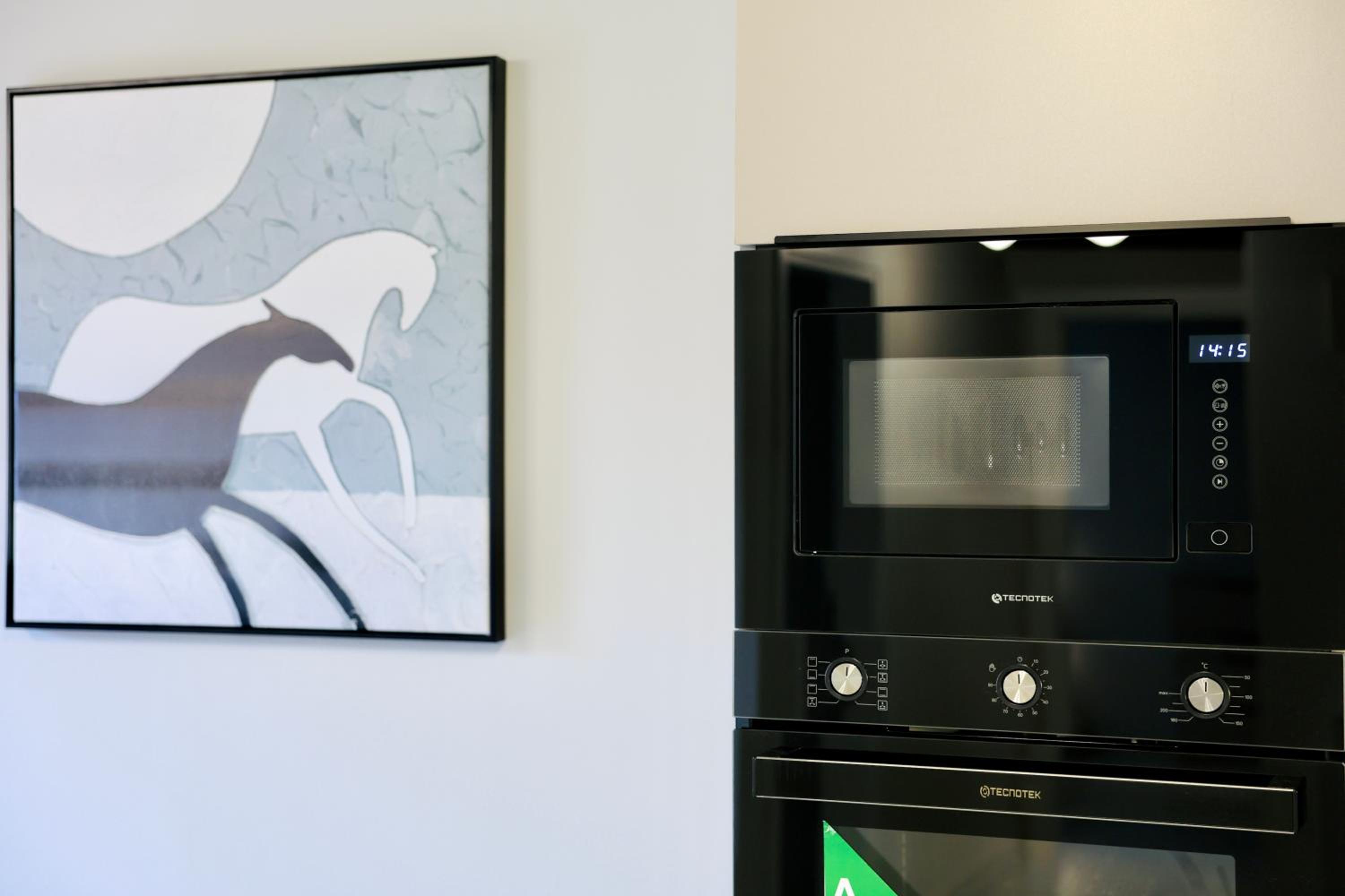 Miku Apartment-Chic 2 Bedroom Escape