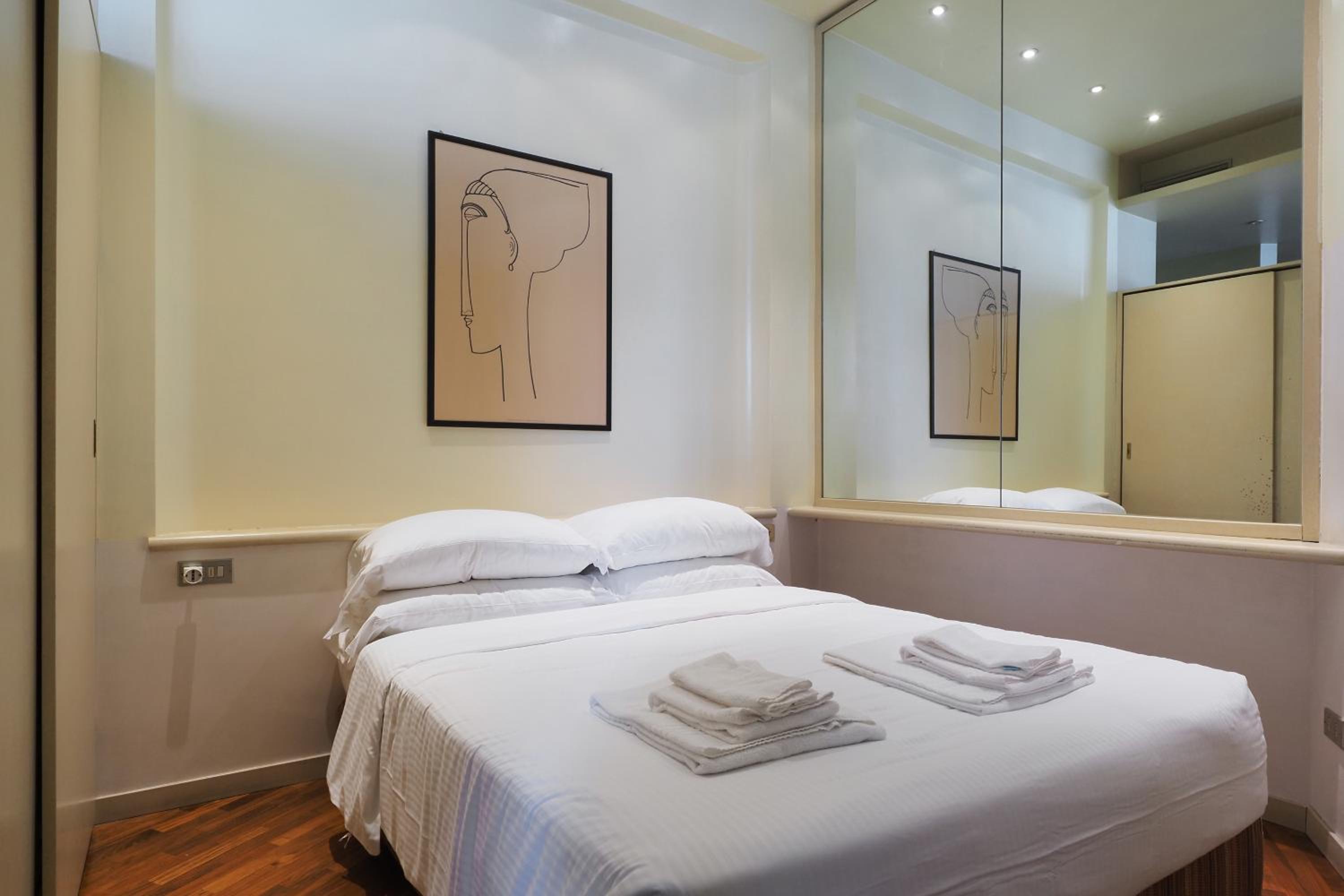 Duomo Luxury Apartment IX