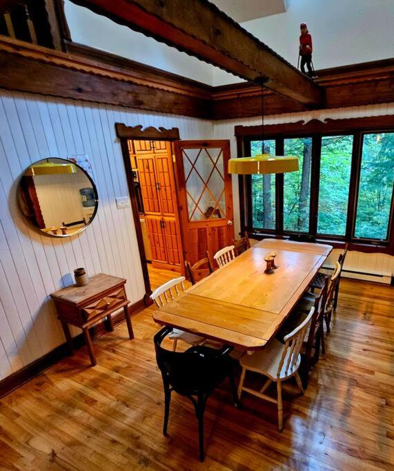 Superbe chalet authentique sur le lac et spa