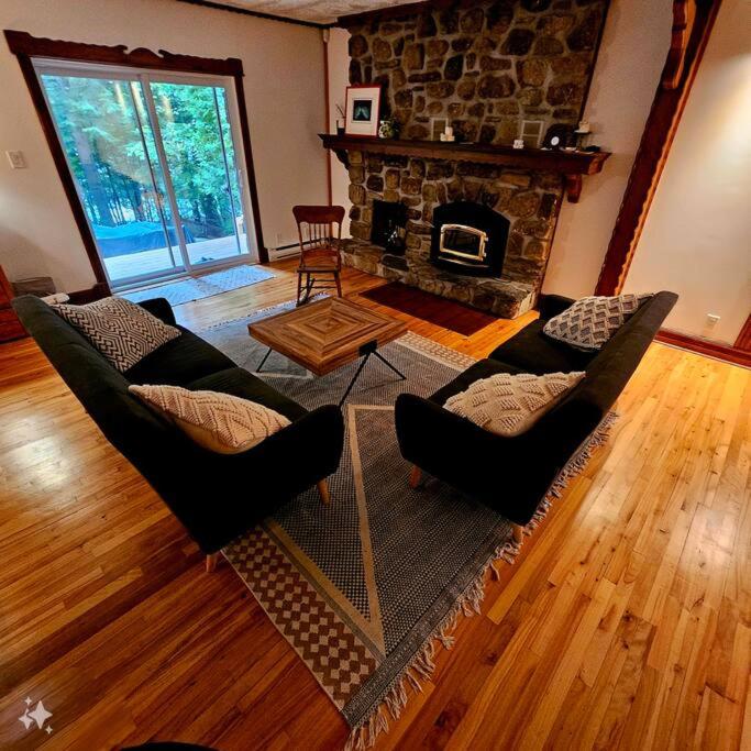Superbe chalet authentique sur le lac et spa