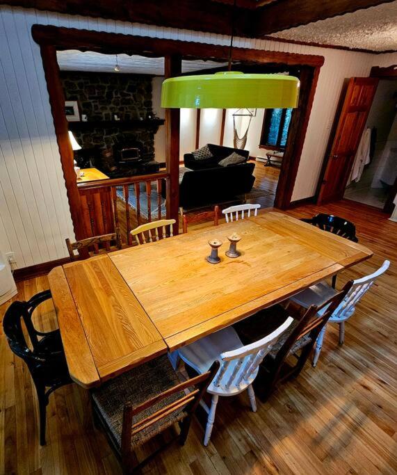 Superbe chalet authentique sur le lac et spa