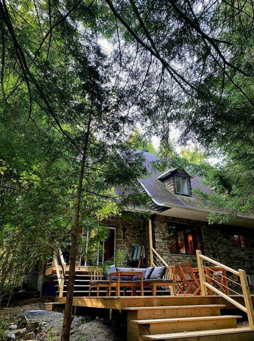 Superbe chalet authentique sur le lac et spa