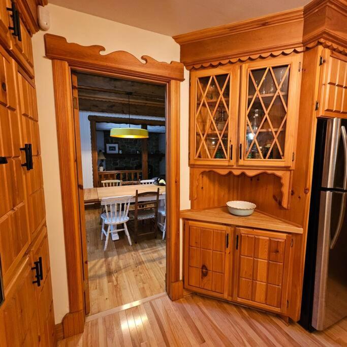 Superbe chalet authentique sur le lac et spa