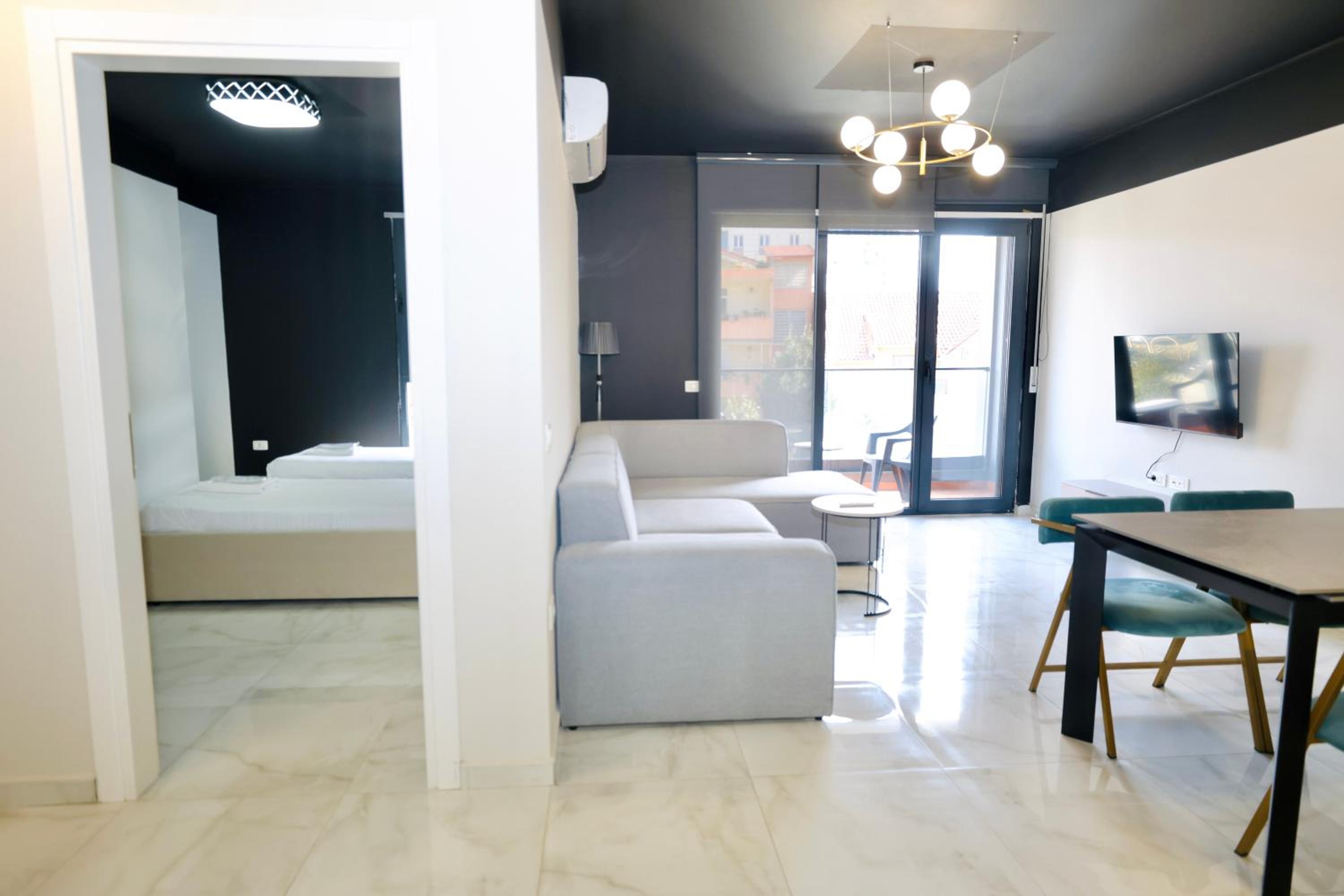 Miku Apartment-Chic 2 Bedroom Escape