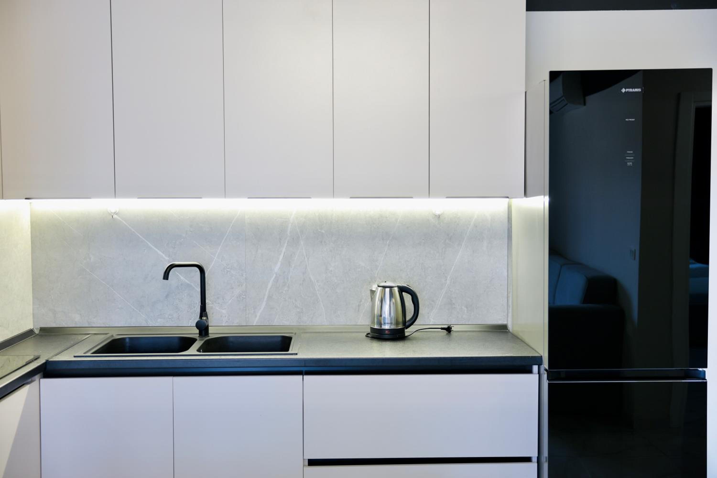 Miku Apartment-Chic 2 Bedroom Escape
