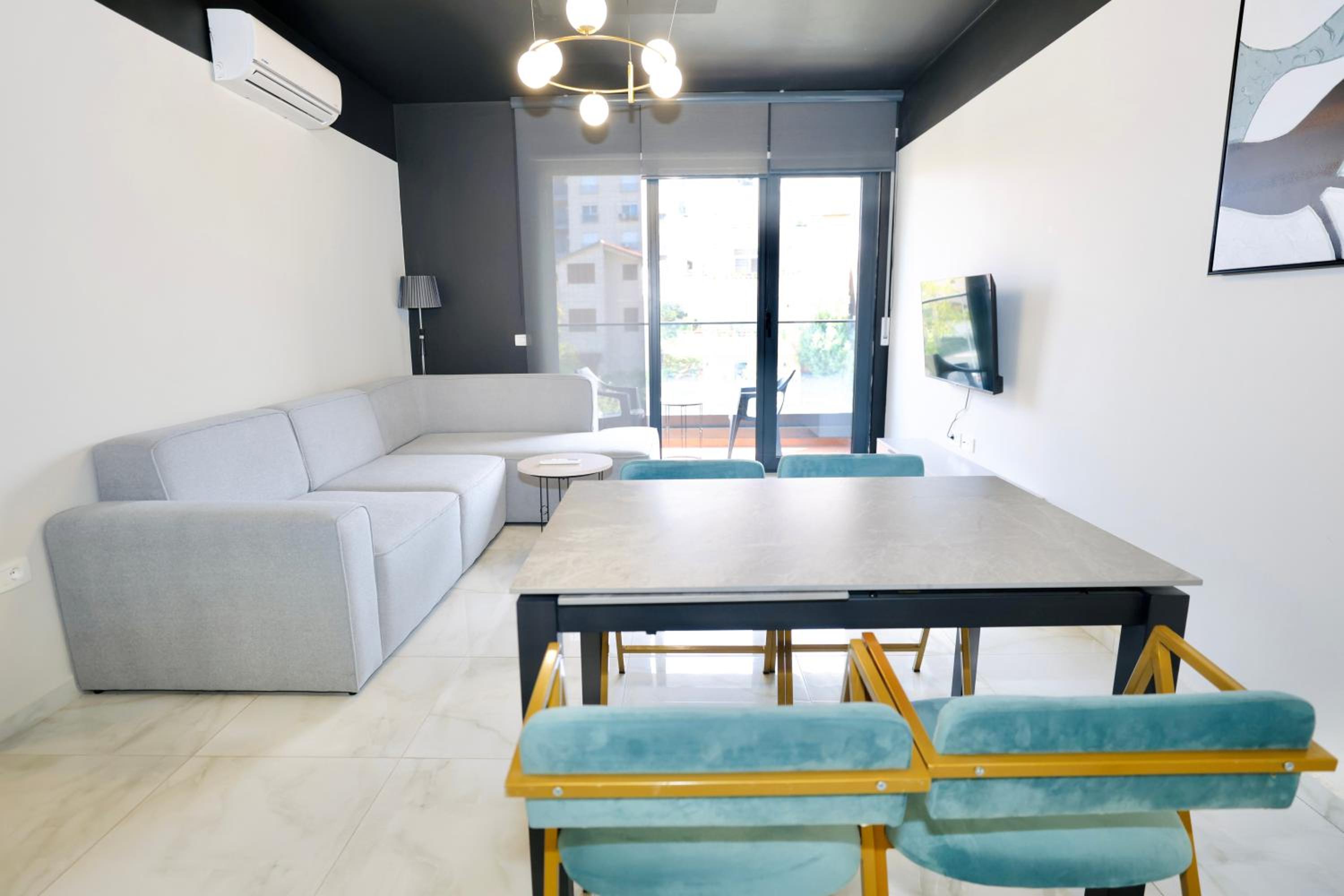 Miku Apartment-Chic 2 Bedroom Escape