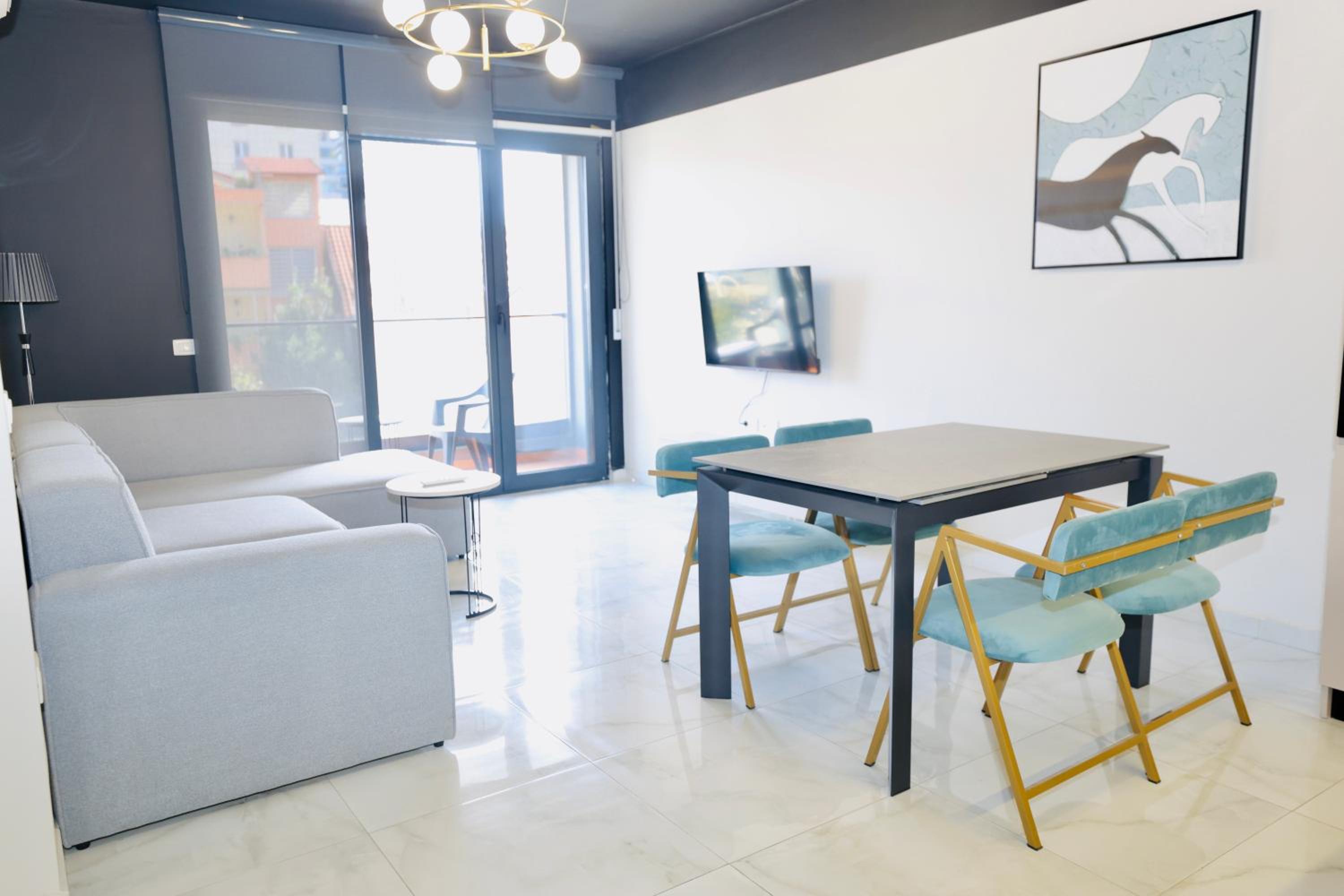 Miku Apartment-Chic 2 Bedroom Escape