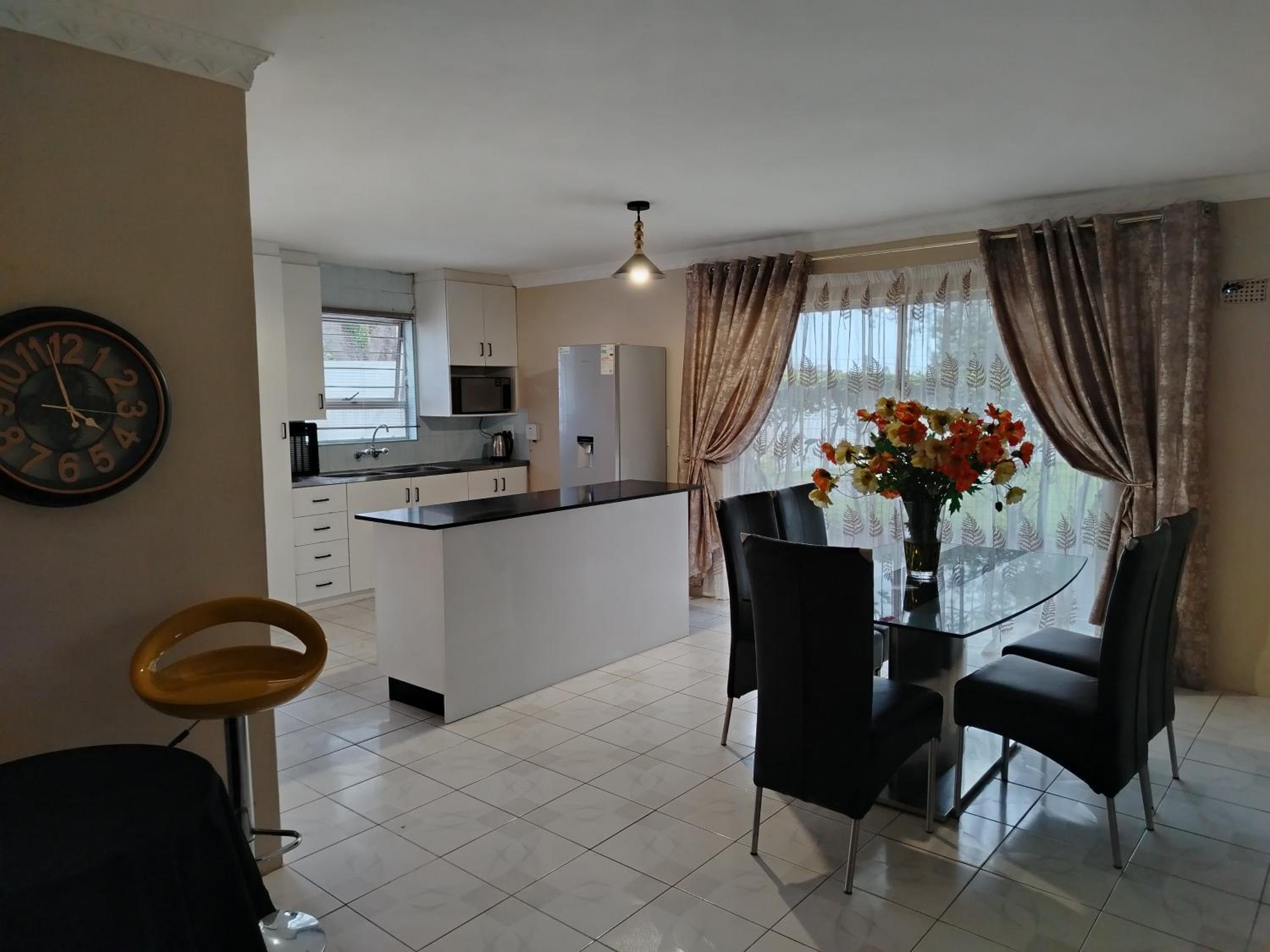 Complete10 Guest House view 4
