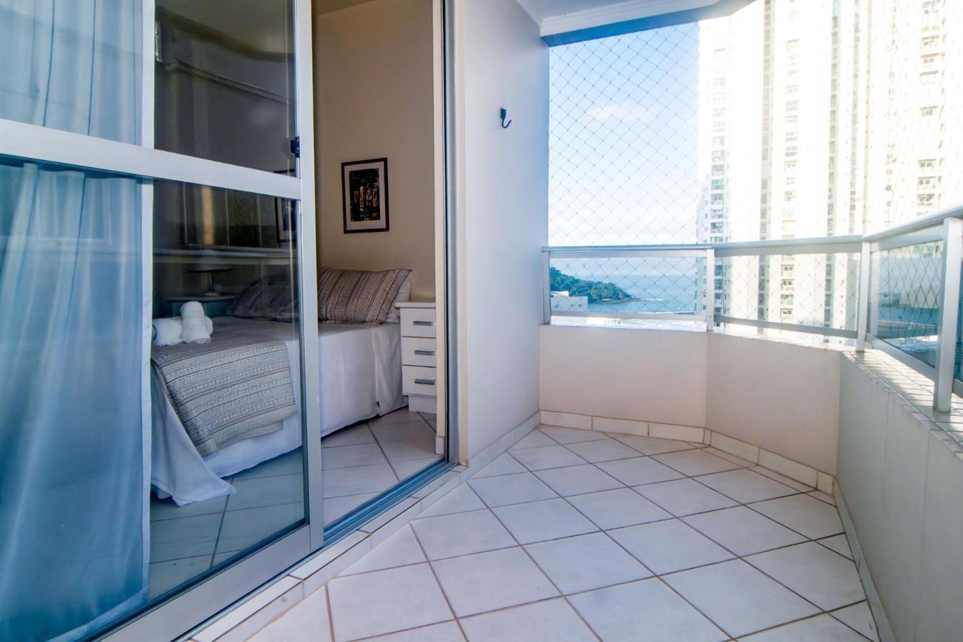 Apto com vista para o mar na Barra Norte YF4514
