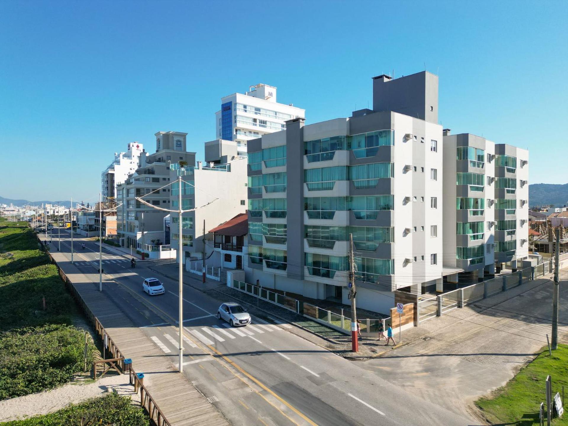 Apto encantador com vista para o mar KW2927