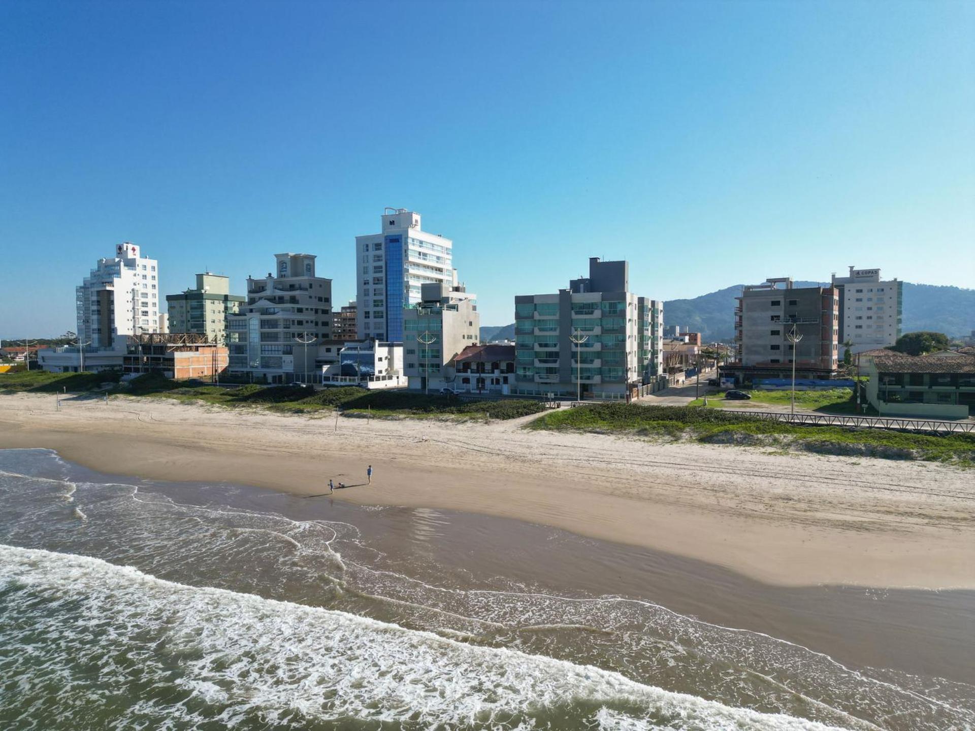Apto encantador com vista para o mar KW2927