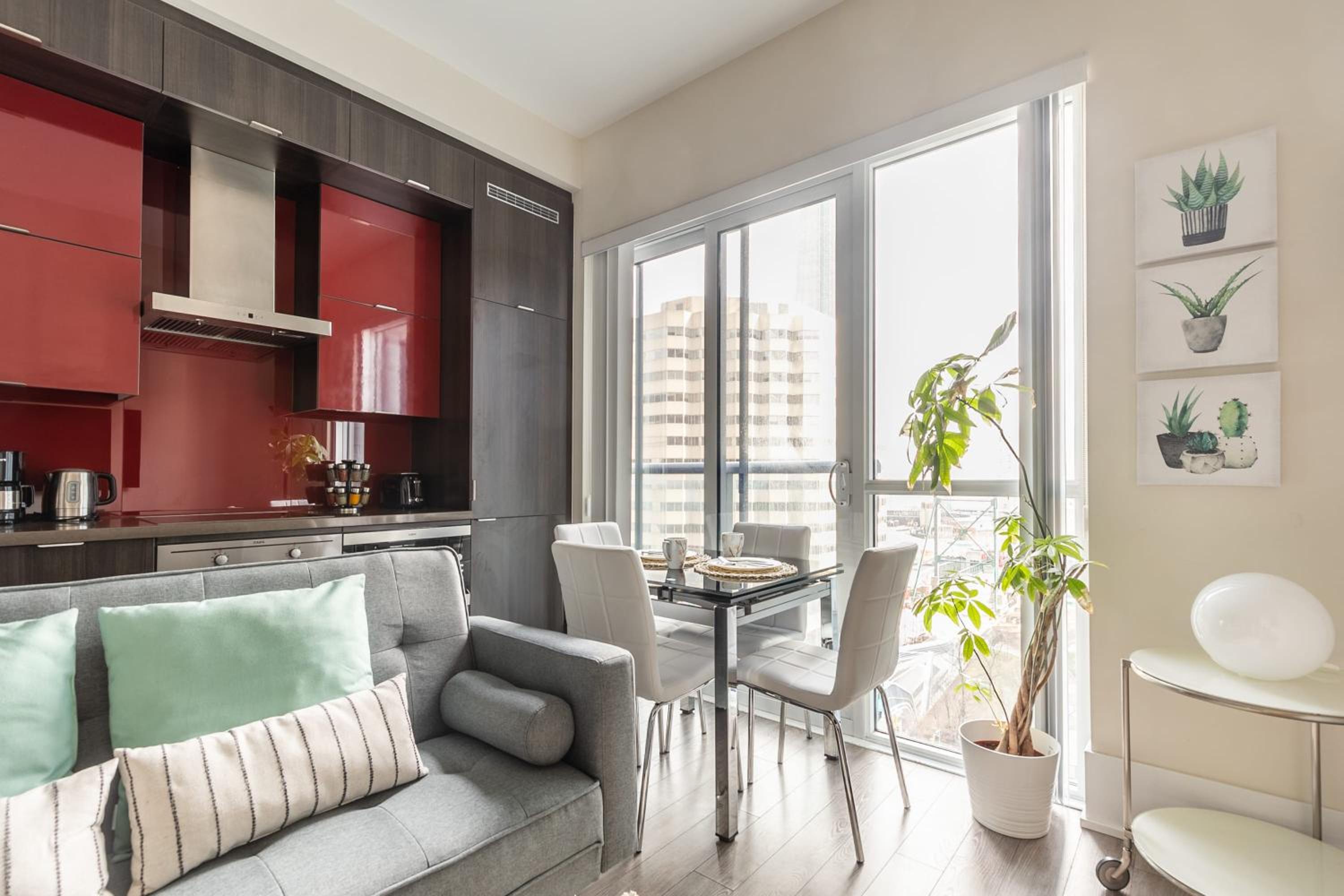 Modern Suite w City Views - Downtown