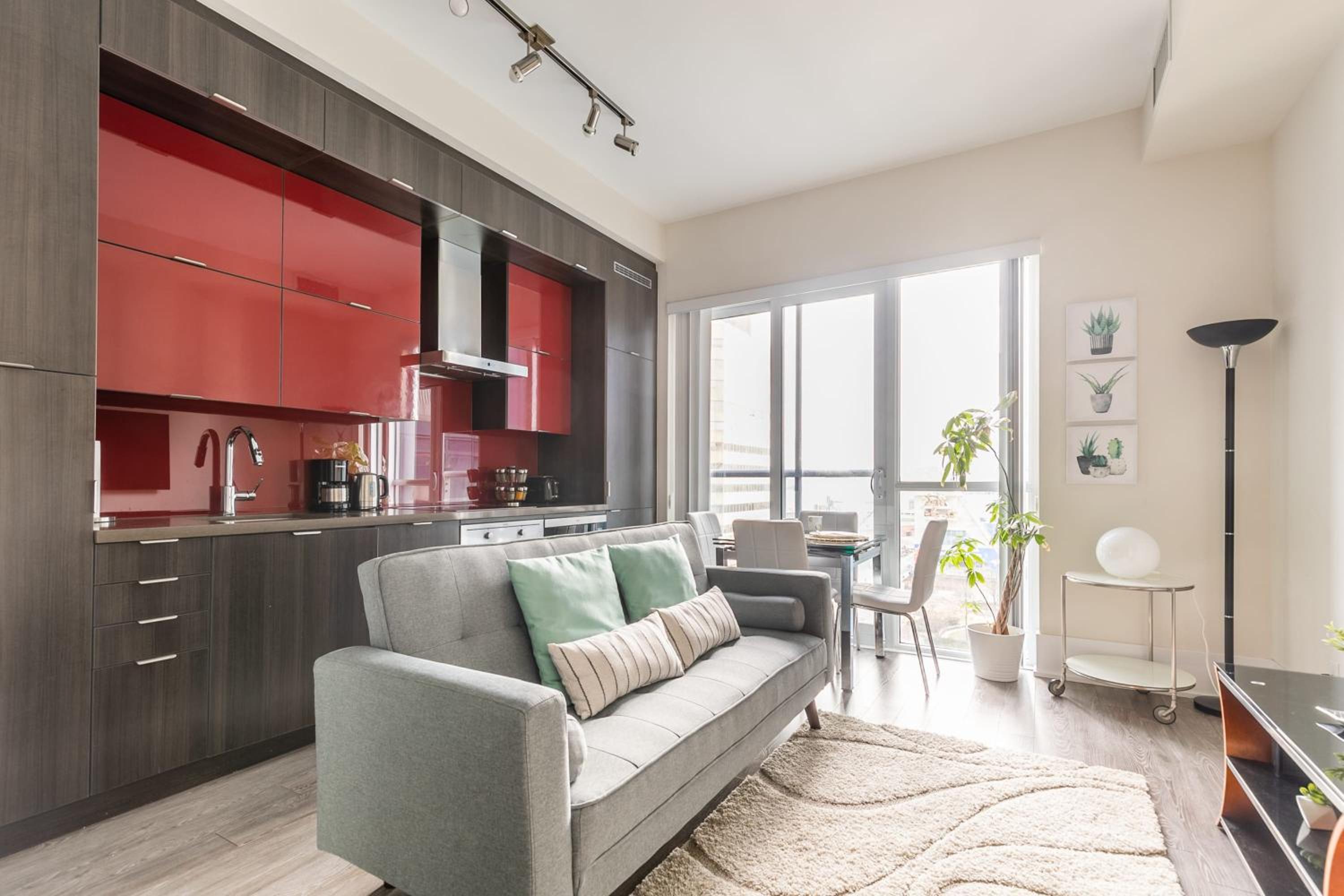 Modern Suite w City Views - Downtown