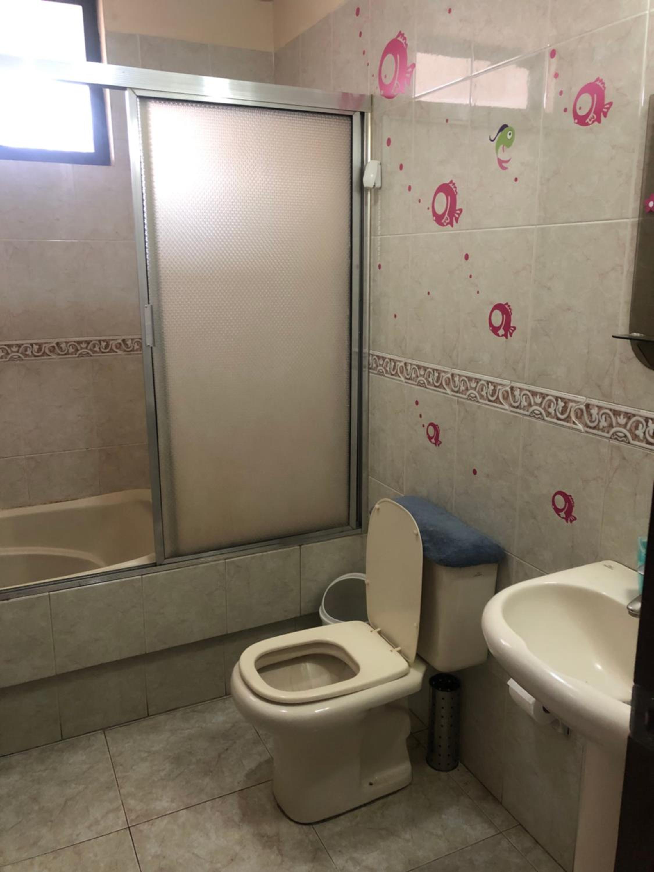 Amplio depto,parqueo,zona exclusiva