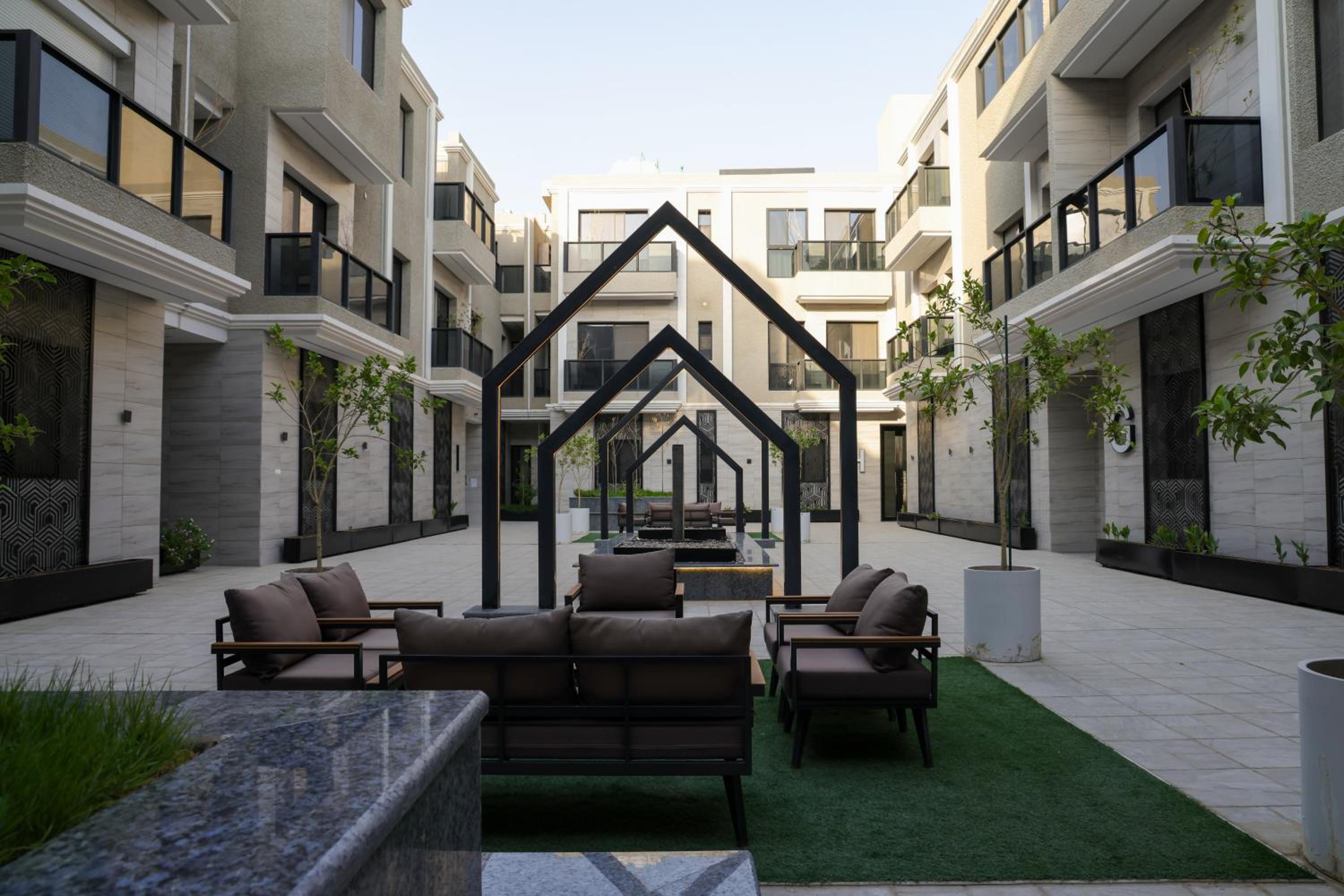Elegant & Spacious Apartment
