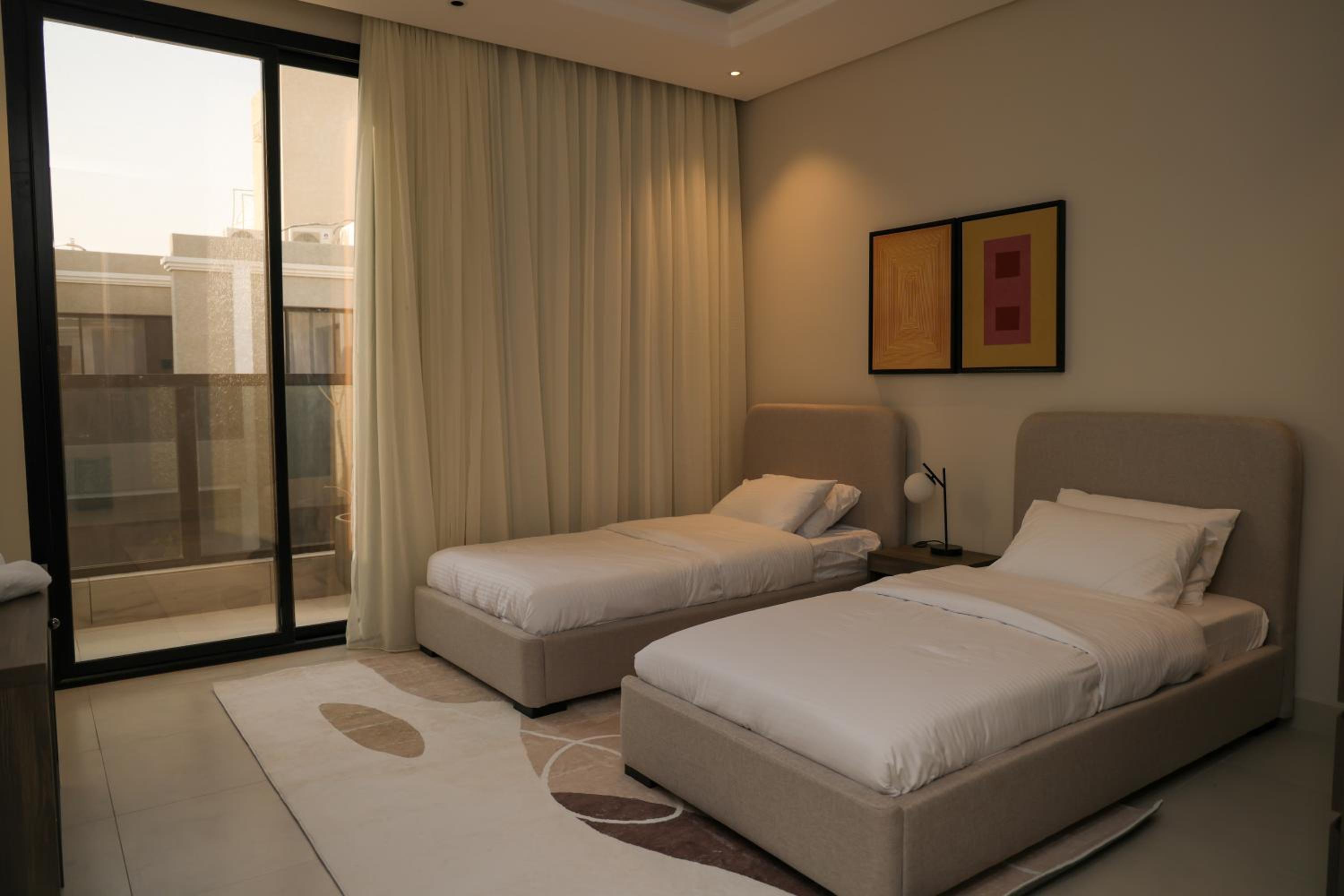 Elegant & Spacious Apartment
