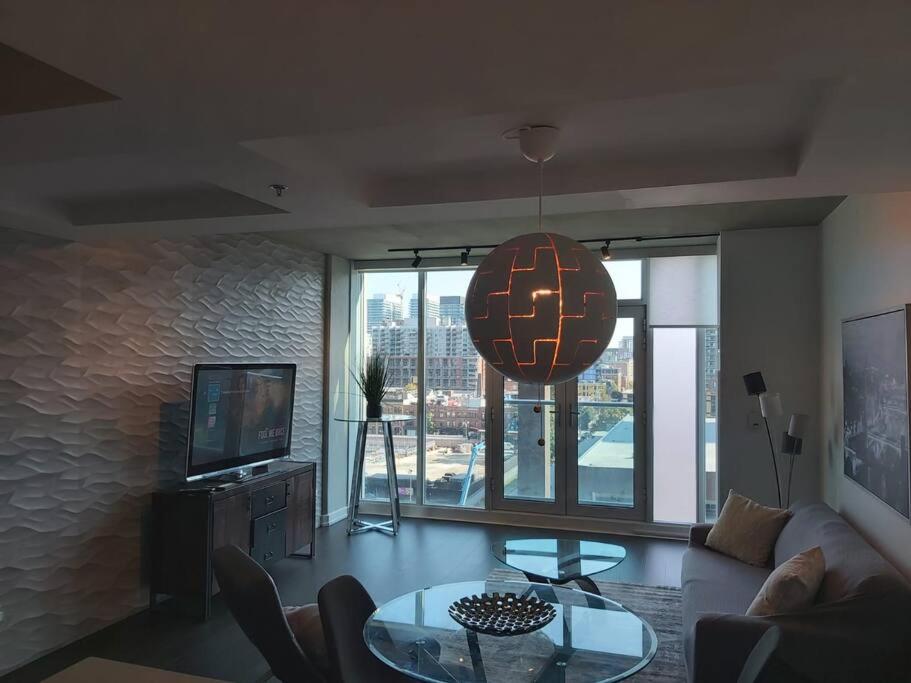 Stunning Unique Rare 2Bed 2Bath Central DTown Loft