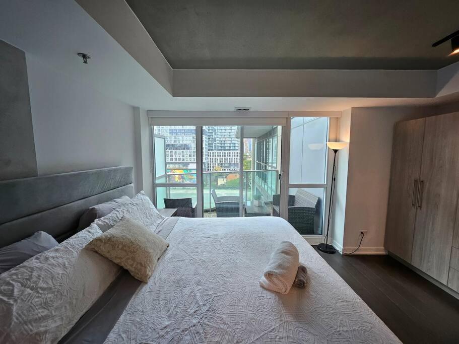 Stunning Unique Rare 2Bed 2Bath Central DTown Loft