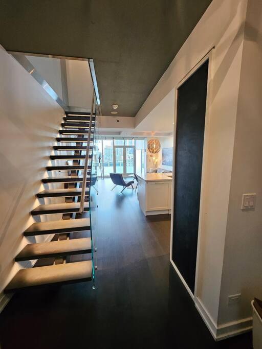 Stunning Unique Rare 2Bed 2Bath Central DTown Loft