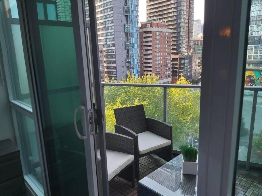 Stunning Unique Rare 2Bed 2Bath Central DTown Loft