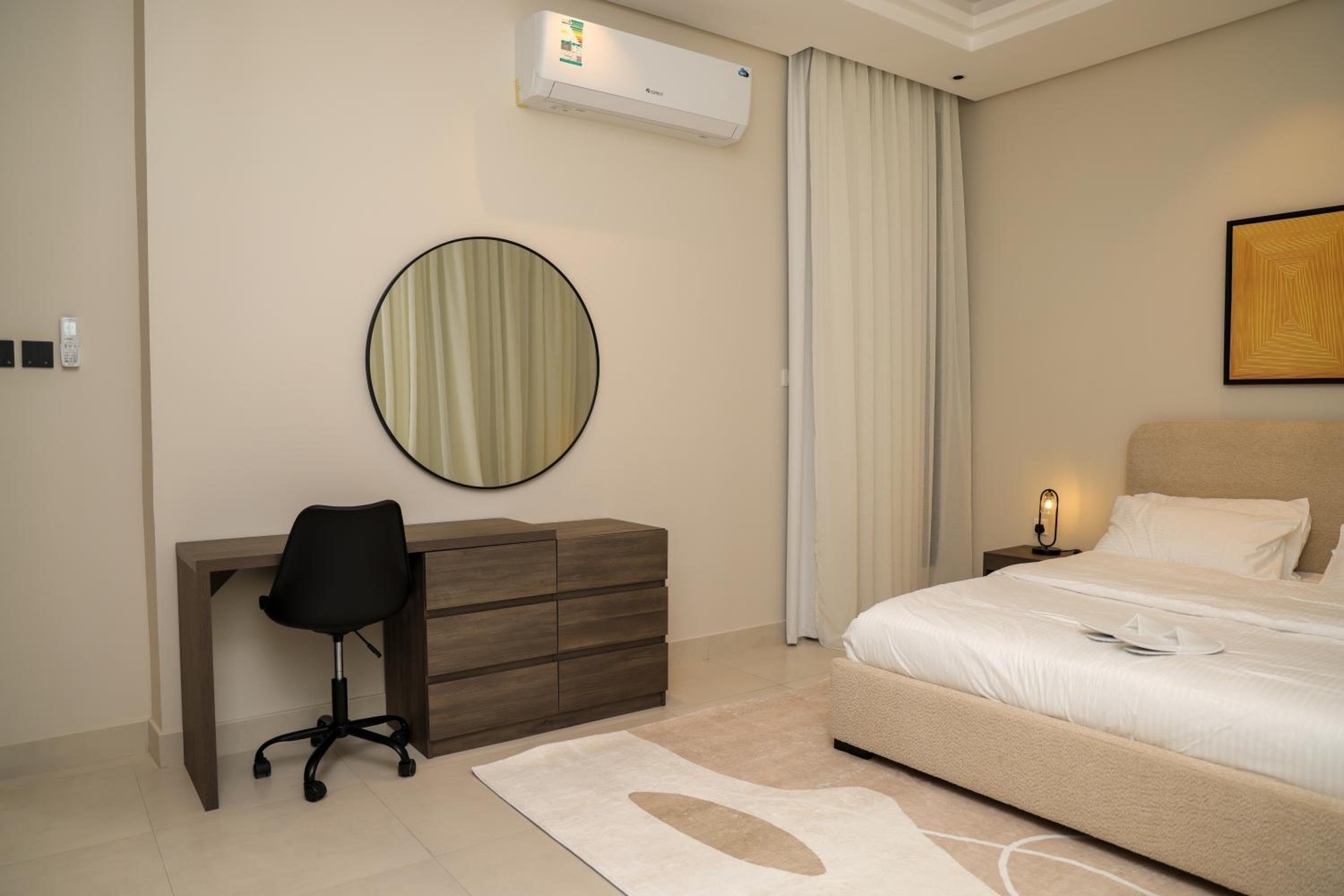 Elegant & Spacious Apartment