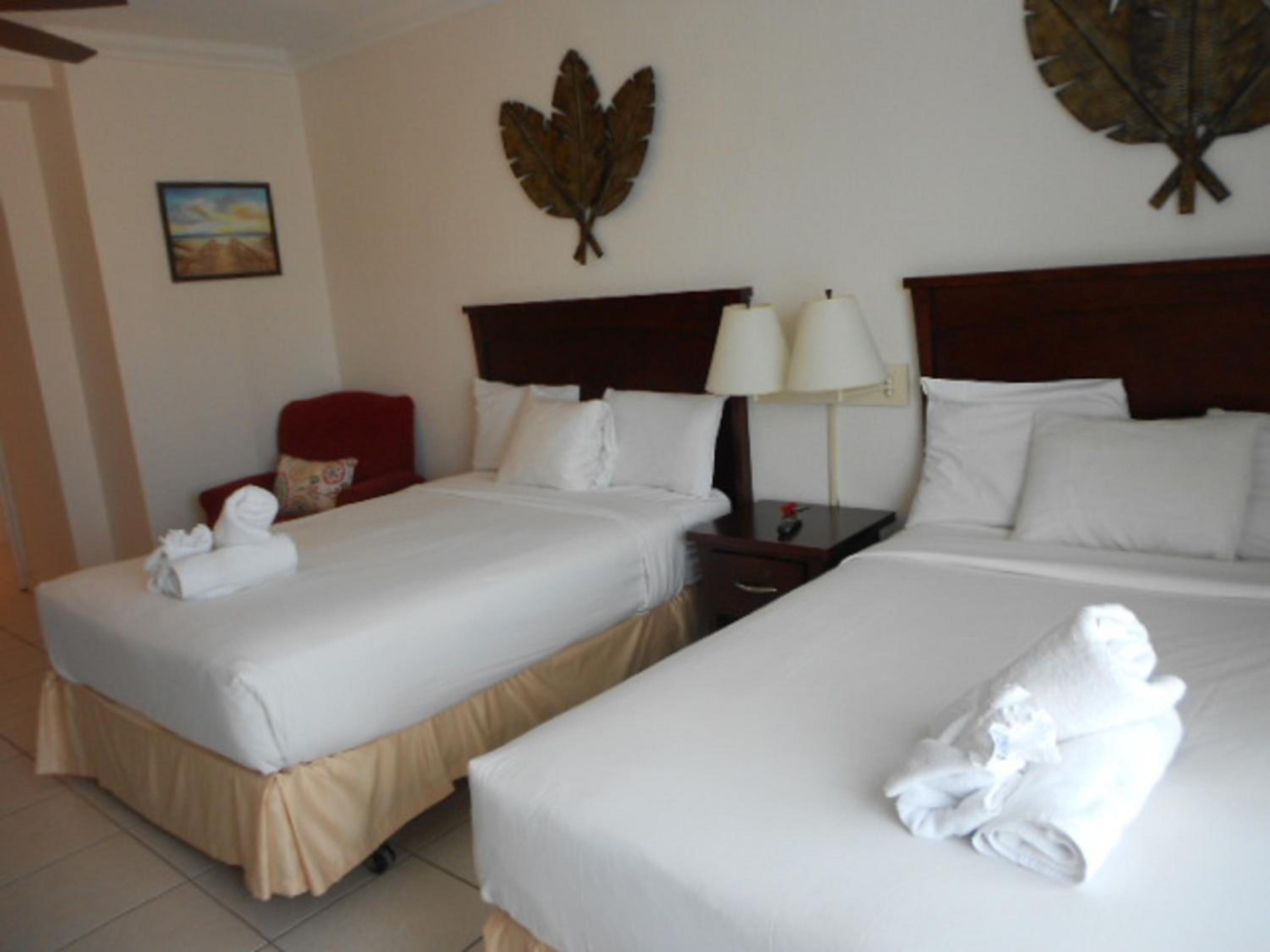 Ocean Front Casablanca Studios with FULL KITCHENS & Beach access By BL Rentals