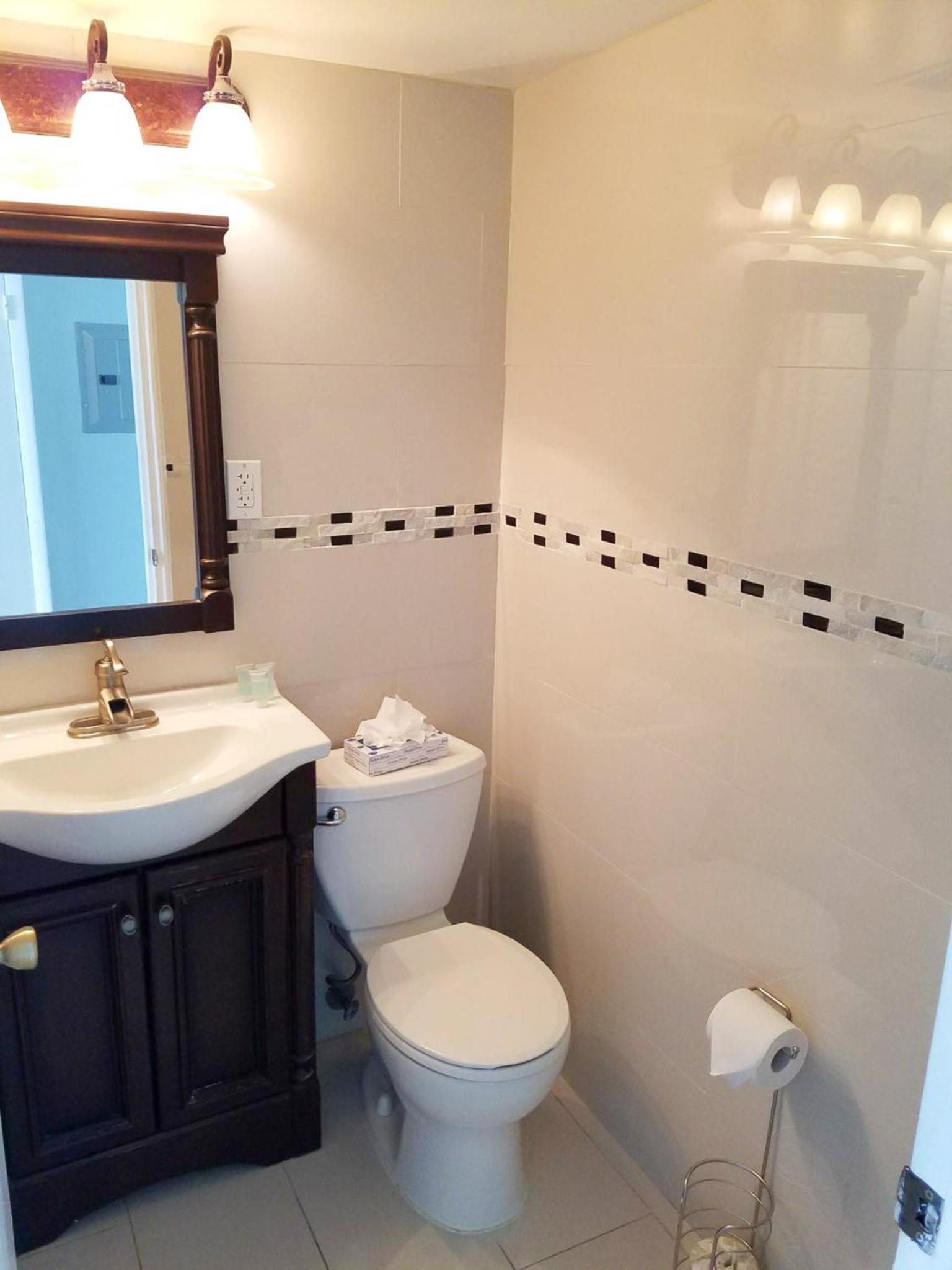 Ocean Front Casablanca Studios with FULL KITCHENS & Beach access By BL Rentals