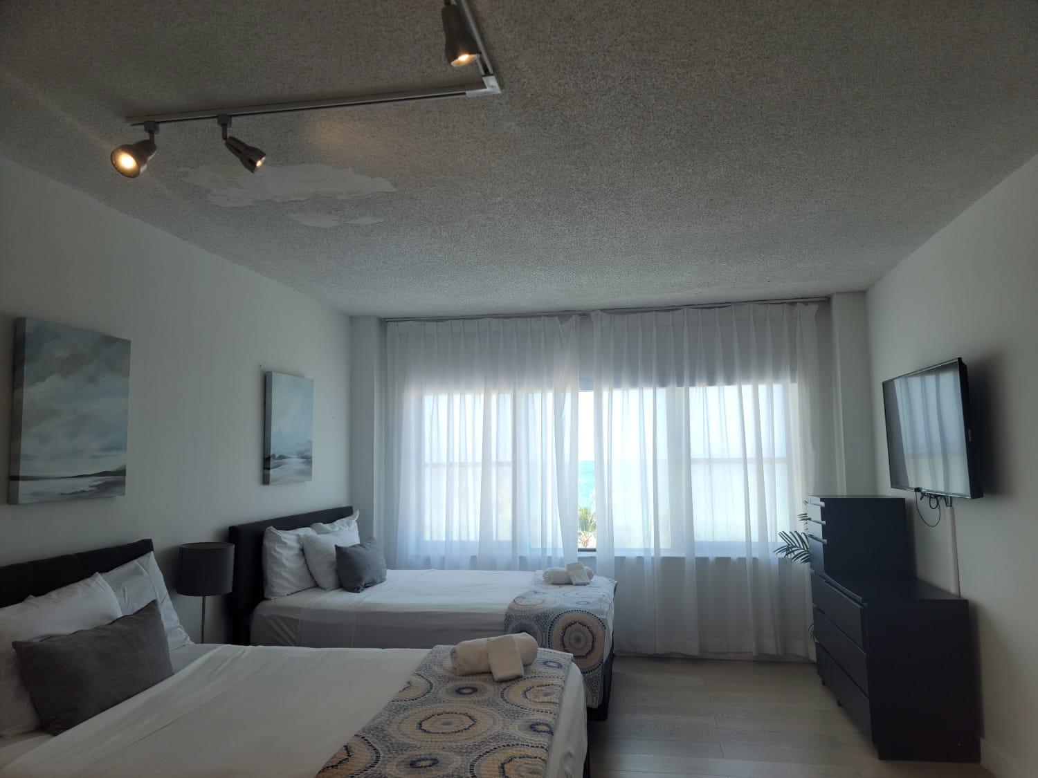 Ocean Front Casablanca Studios with FULL KITCHENS & Beach access By BL Rentals