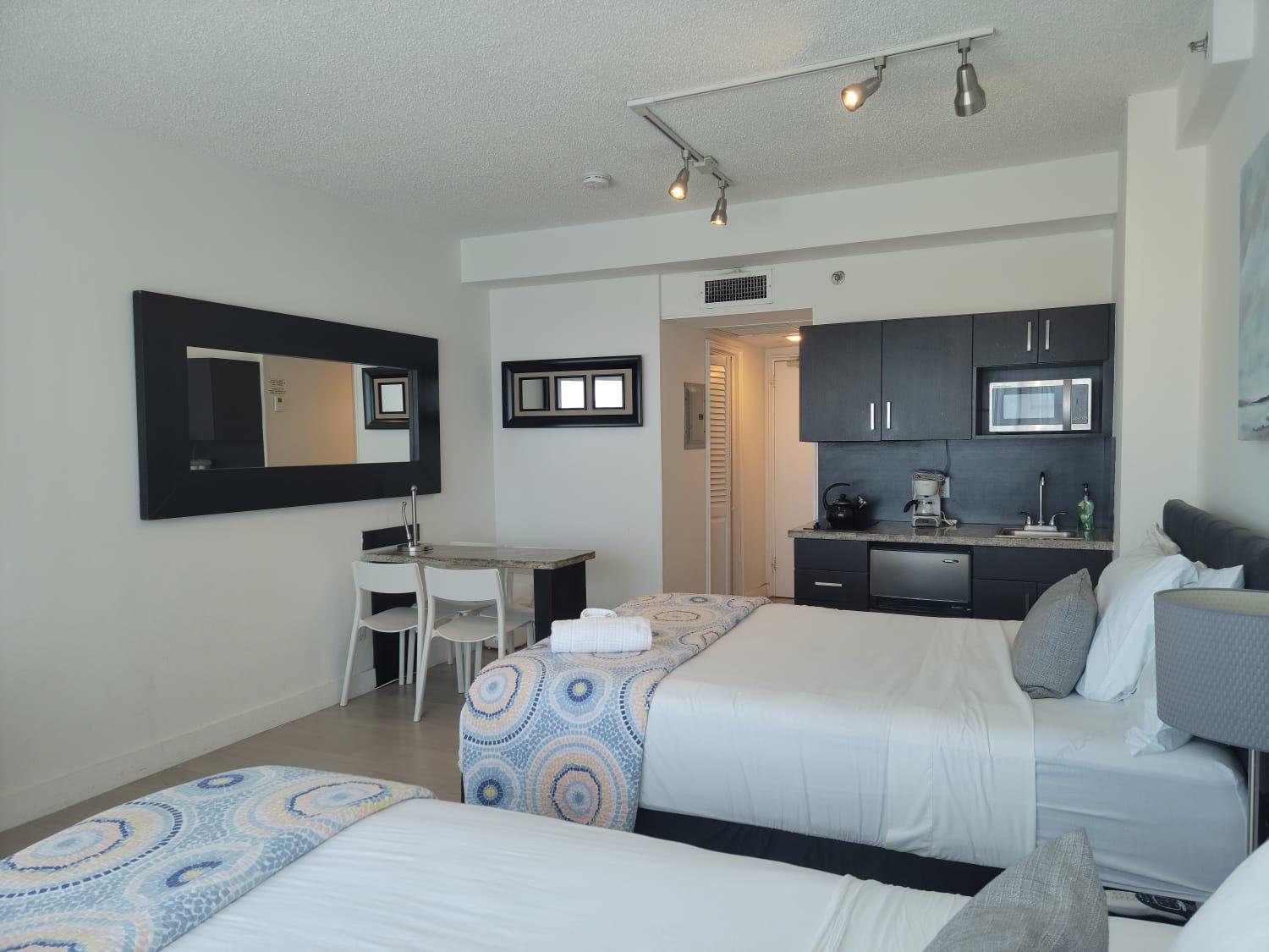 Ocean Front Casablanca Studios with FULL KITCHENS & Beach access By BL Rentals