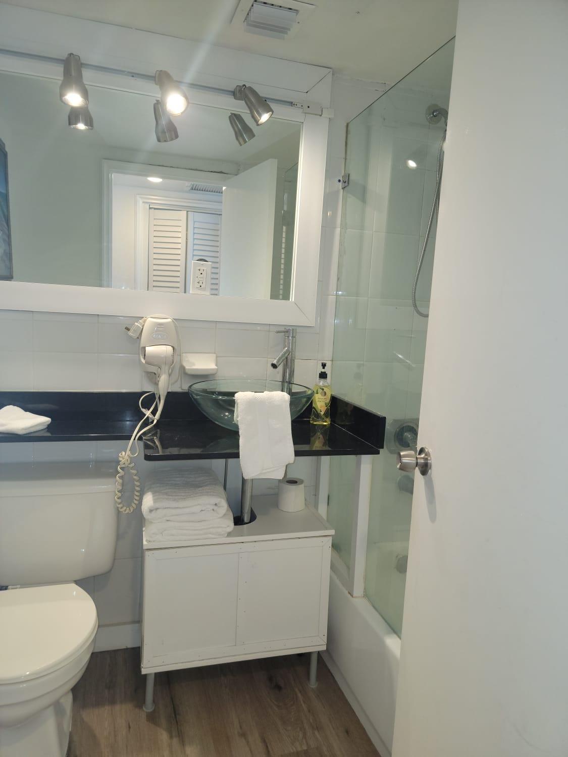 Ocean Front Casablanca Studios with FULL KITCHENS & Beach access By BL Rentals