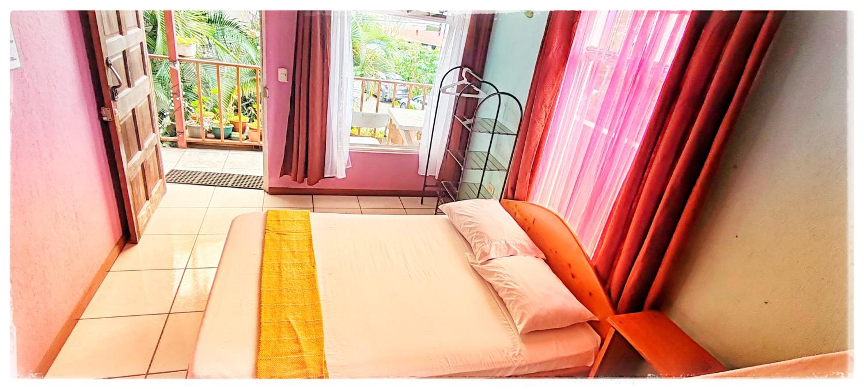 Hotel & Hostel Sloth Backpackers