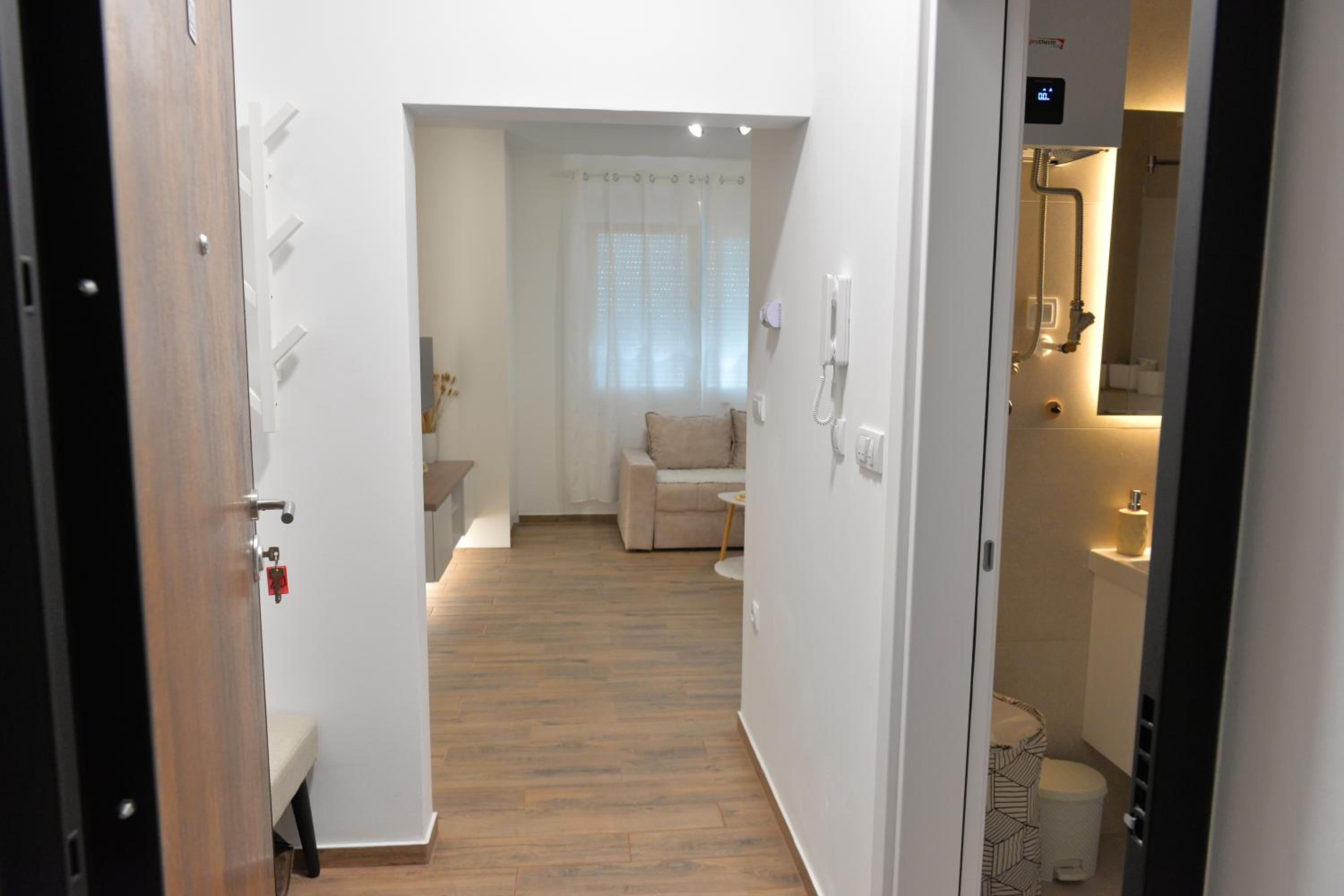 Photo 6