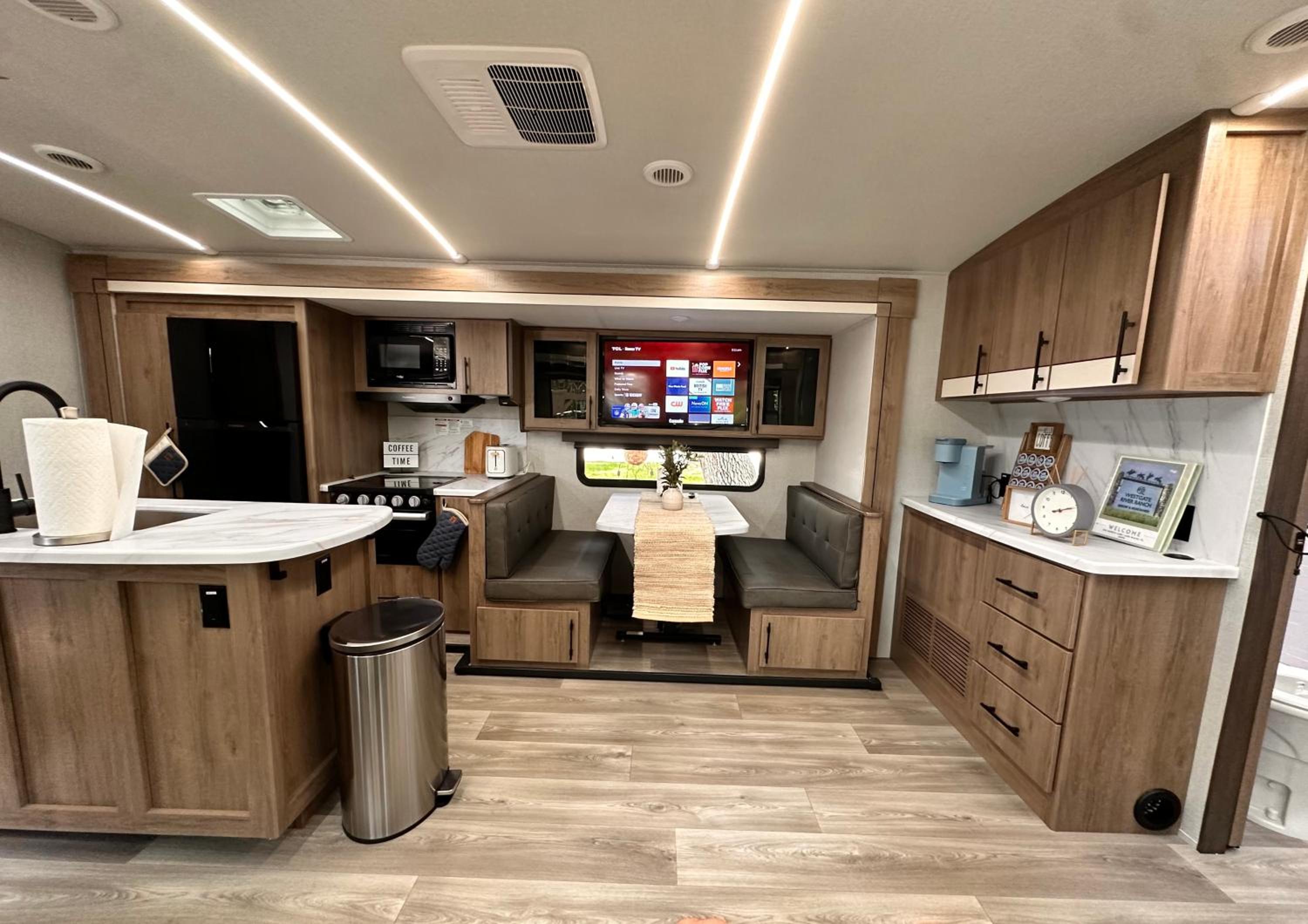 Camper RV in River Ranch - Property Image 3