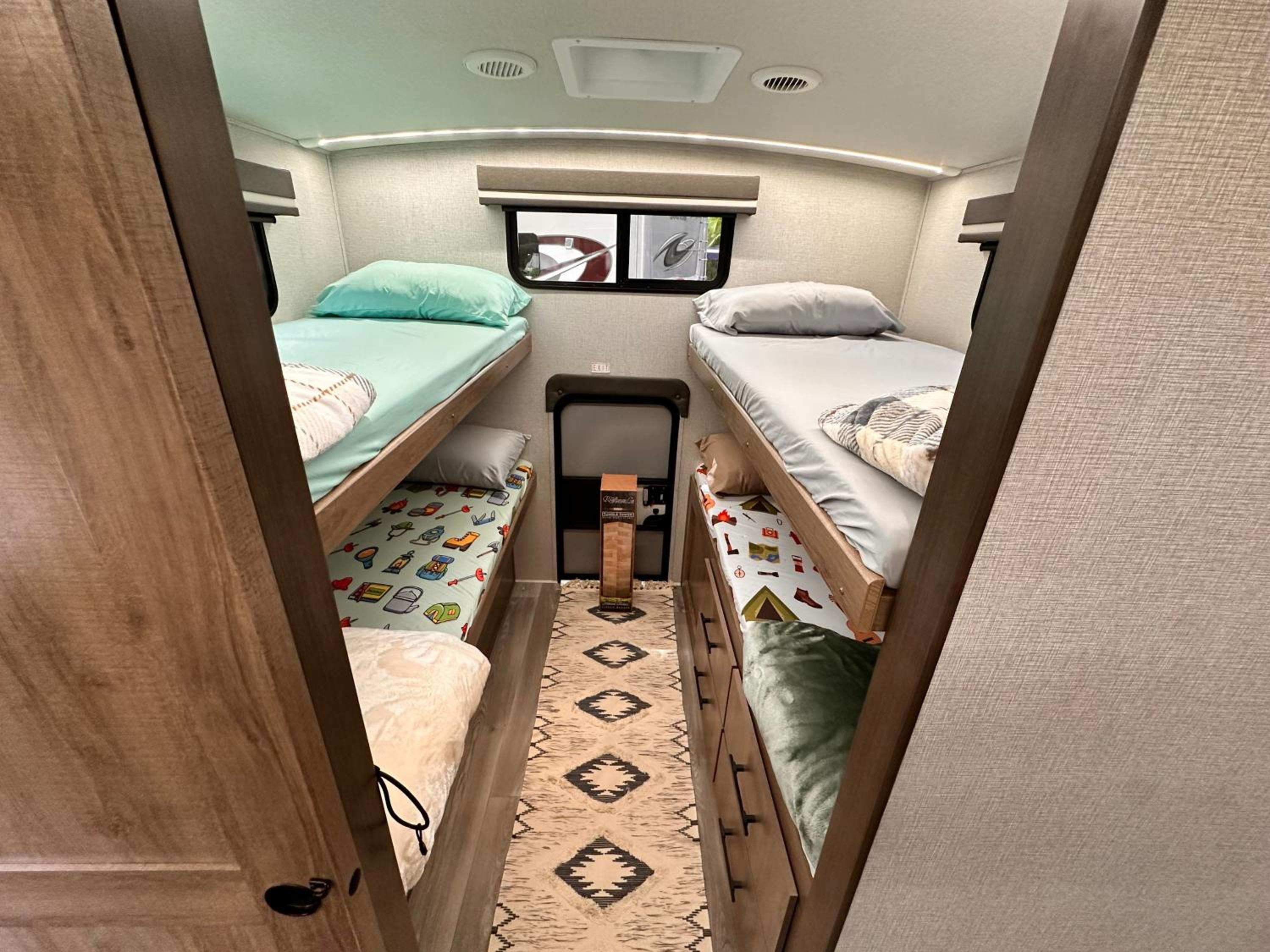 Camper RV in River Ranch - Property Image 8
