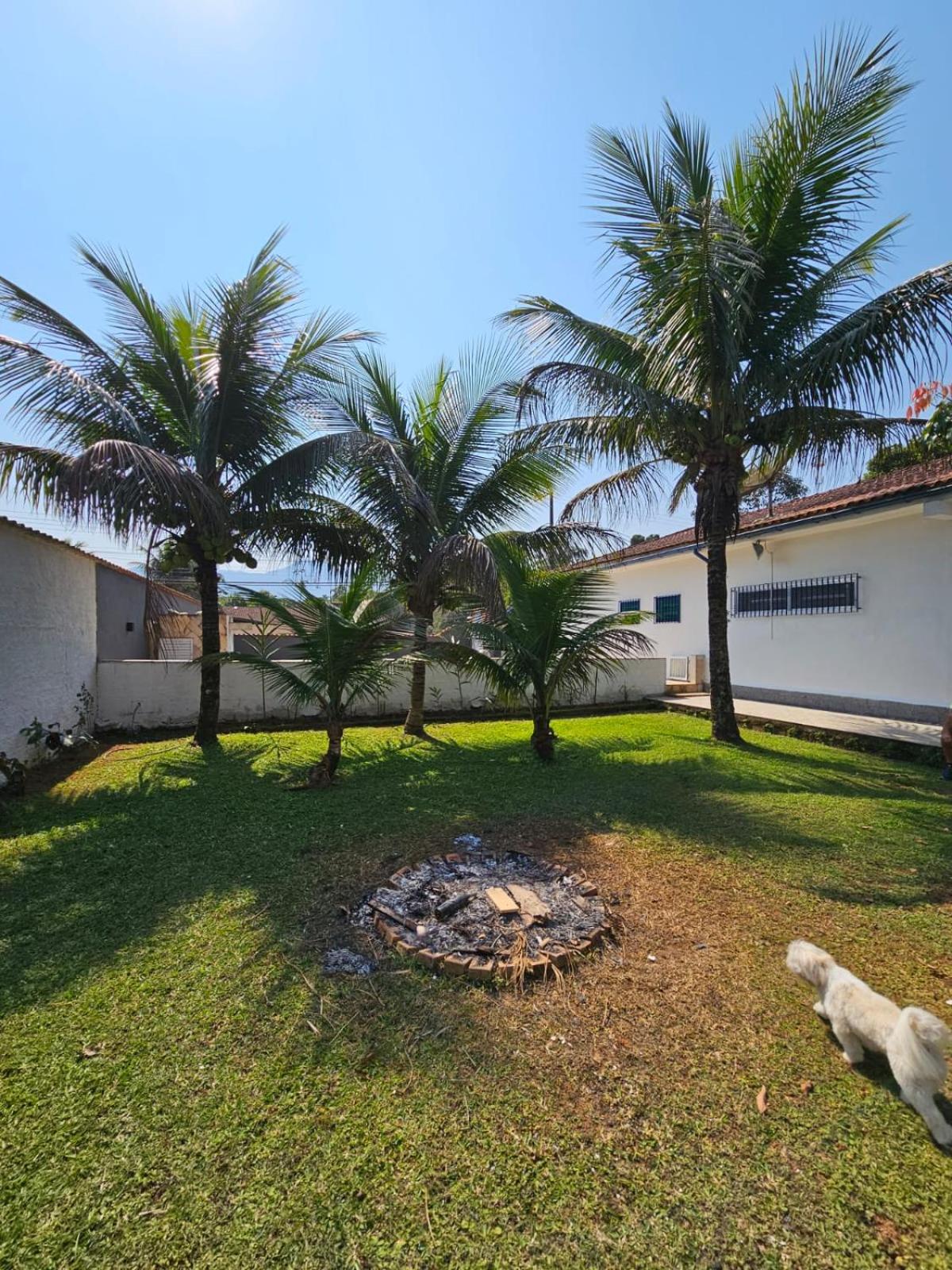 Casa com Quadra de Areia para 21 pessoas em Boracéia São Seba