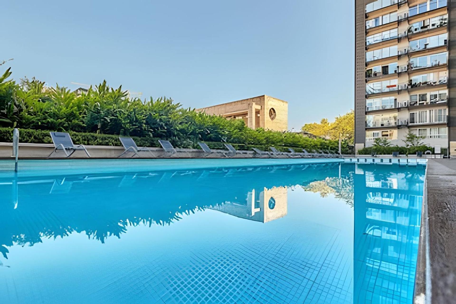 Luxury 5-Star Building Heated Pool, BBQ, Gym, Sauna in the Heart of Palermo Hollywood