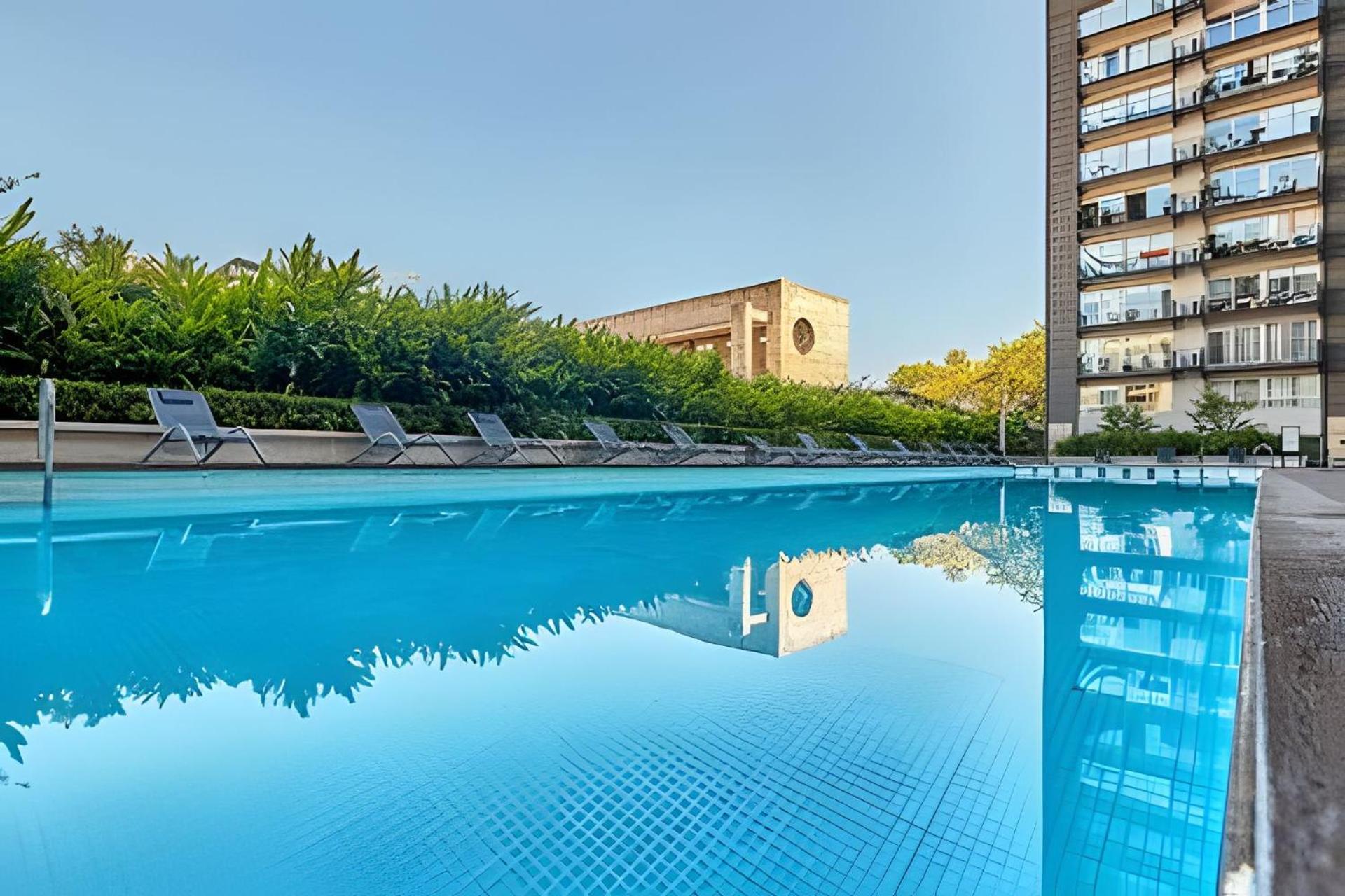 Luxury 5-Star Building Heated Pool, BBQ, Gym, Sauna in the Heart of Palermo Hollywood