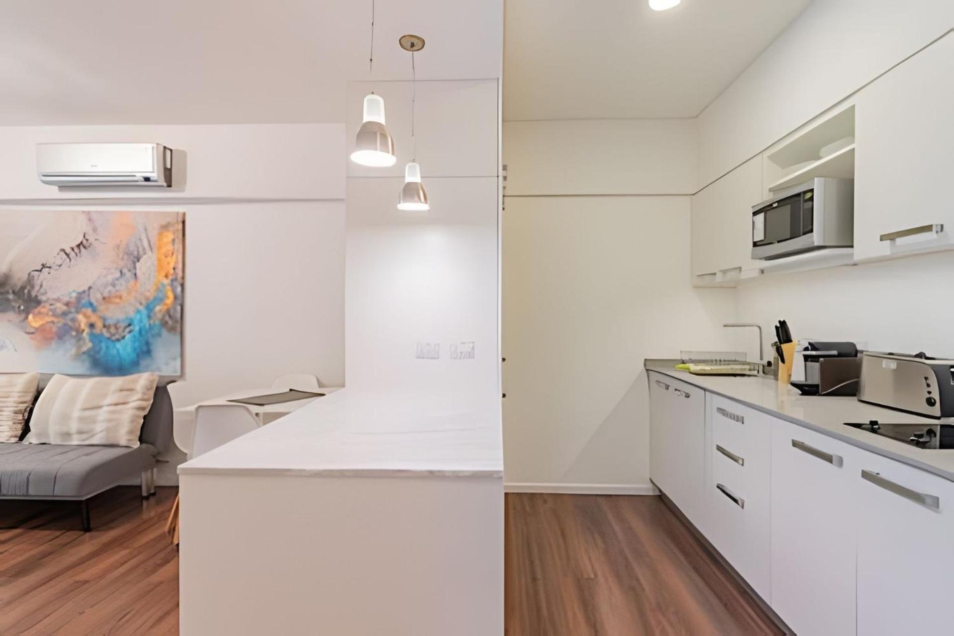 Luxury 5-Star Building Heated Pool, BBQ, Gym, Sauna in the Heart of Palermo Hollywood