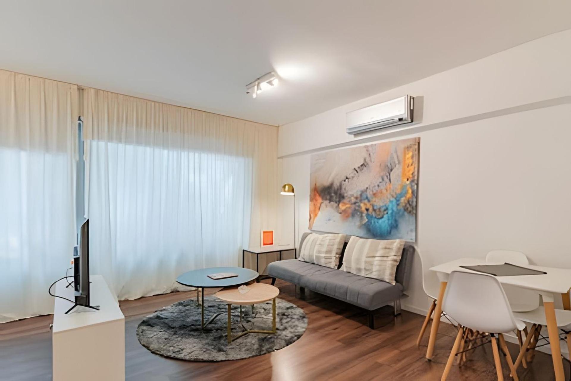Luxury 5-Star Building Heated Pool, BBQ, Gym, Sauna in the Heart of Palermo Hollywood