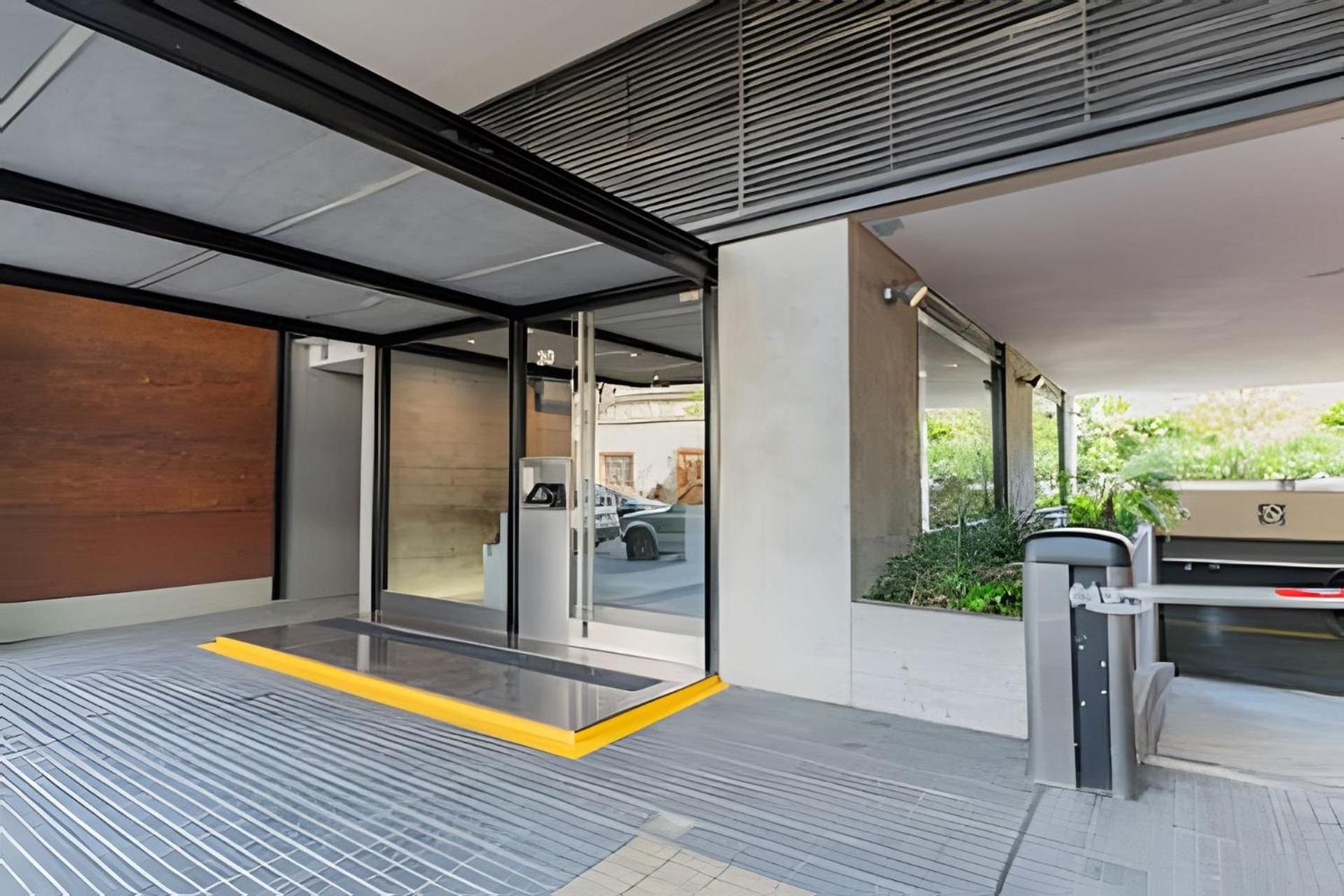 Luxury 5-Star Building Heated Pool, BBQ, Gym, Sauna in the Heart of Palermo Hollywood
